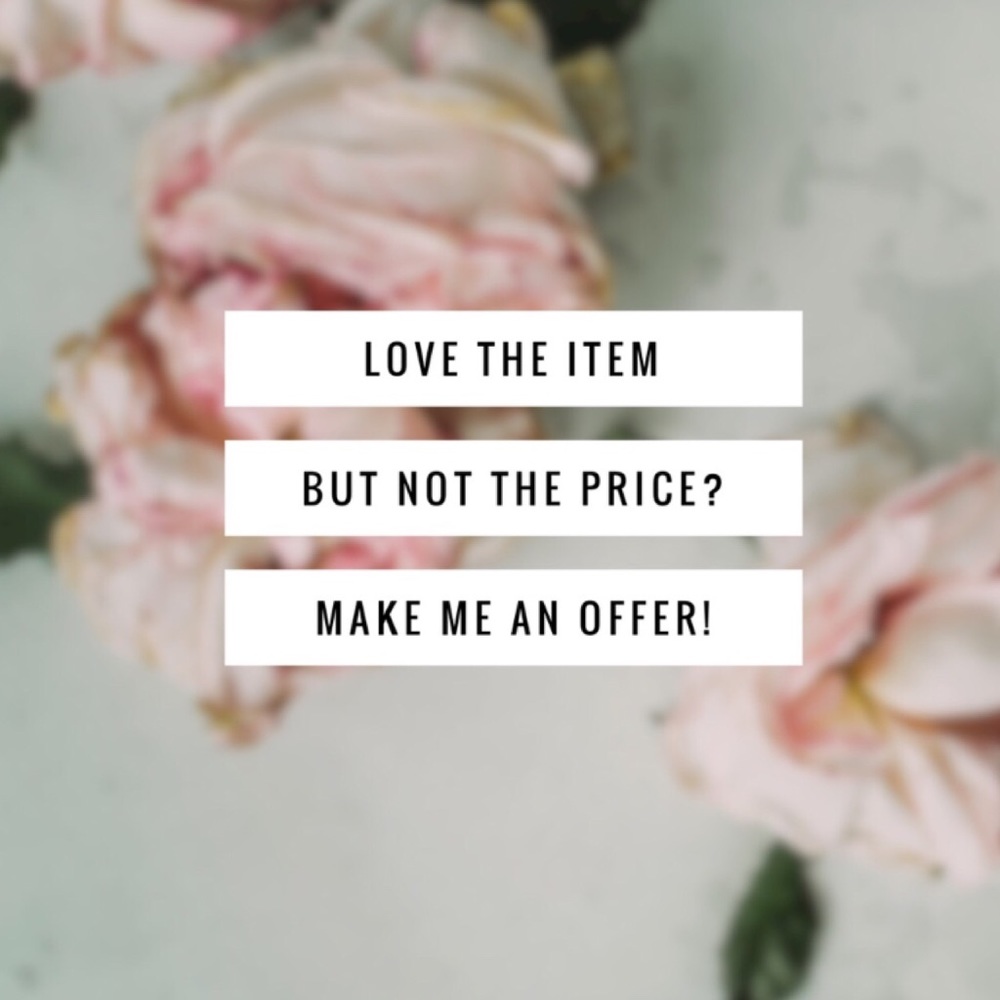 ⭐️ Reasonable offers considered! ⭐️